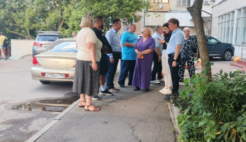 Жители Старобитцевской улицы попросили установить новую лестницу на дворовой территории