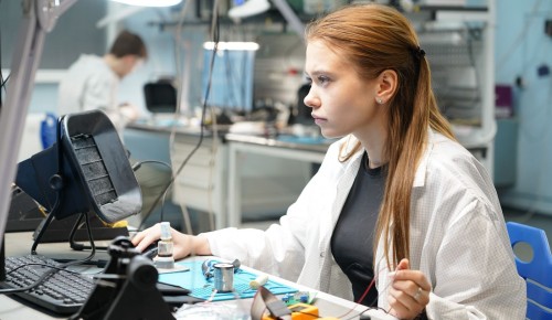 Собянин: Более 70% времени студенты колледжей Москвы посвящают практике
