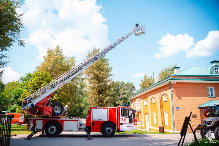 В Воронцовском парке состоялось важное мероприятие по подготовке к обеспечению пожарной безопасности