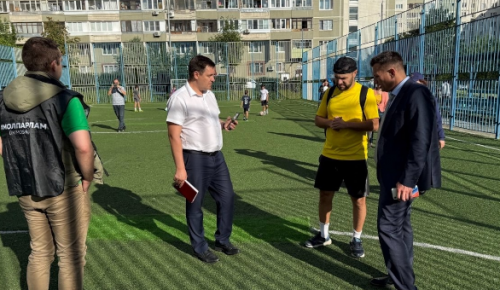 Управа Северного Бутова взяла на контроль вопрос постройки навеса над футбольным полем на Ратной улице