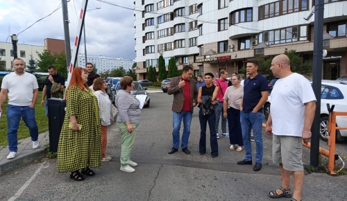 Глава управы района Черемушки проверил состояние Севастопольского проспекта