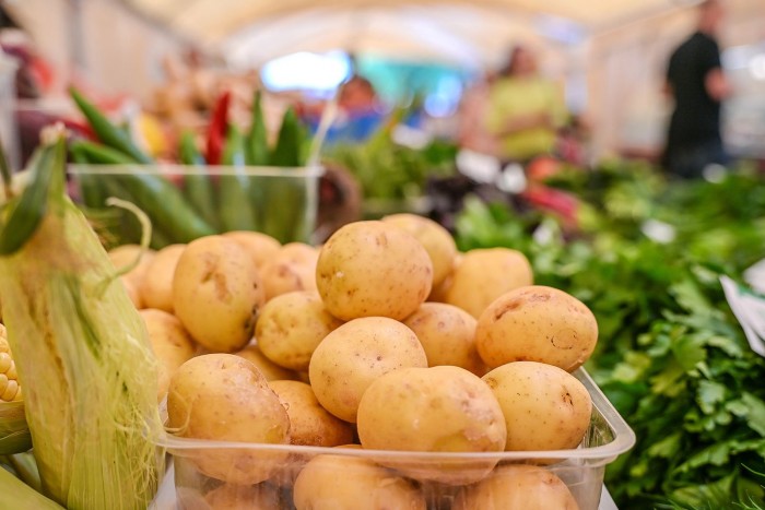 Как участник ярмарки в Хорошево-Мневниках помогает бойцам СВО
