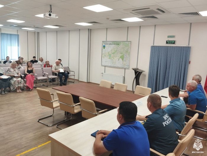 Сотрудники МЧС и ГОЧСиПБ провели обучение правилам пожарной безопасности для представителей общественных организаций