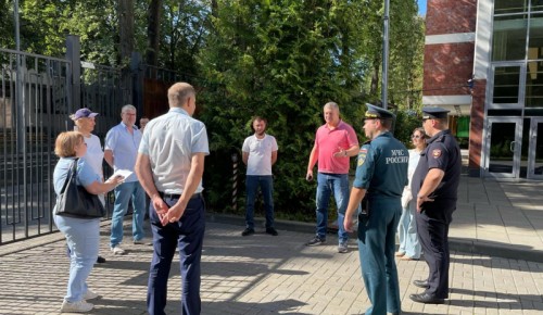 Автоинспекторы ЮЗАО столицы совместно с образовательными организациями Гагаринского района проверили пешеходные переходы к школам