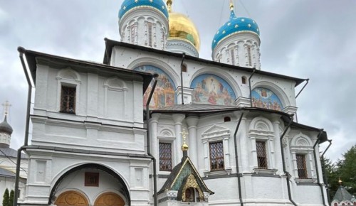 Жители филиала «Зюзино» СД «Обручевский» побывали в Новоспасском монастыре