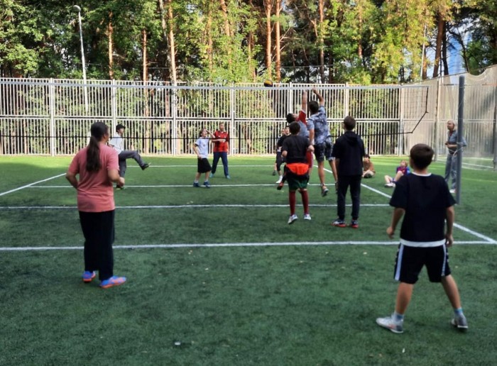 Районные соревнования по волейболу организовал центр «Атлант» в Котловке