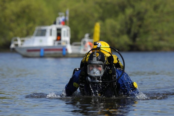 Тёмные воды: как работают столичные водолазы