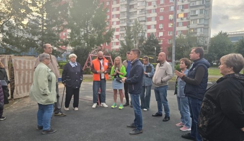 В районе Южное Бутово обсудили установку шлагбаумов во дворах