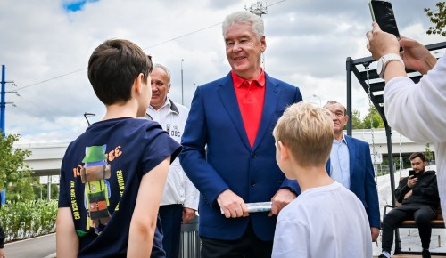 Сергей Собянин осмотрел итоги благоустройства Беловежского пруда