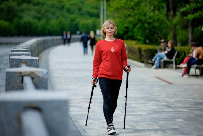 Центр «Атлант» организует в Северном Бутове открытую тренировку по скандинавской ходьбе