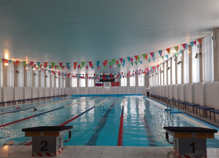 Школа №45 приглашает на бесплатные занятия в бассейне