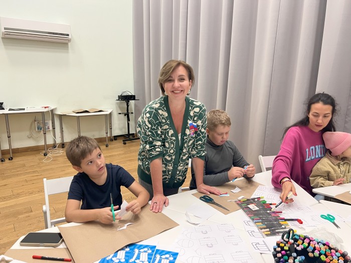 Значок-триколор своими руками: в усадьбе Воронцово отметили День флага