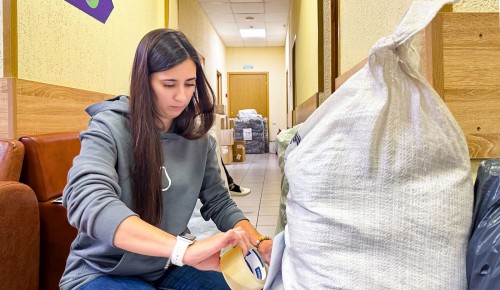 Еще две тонны гуманитарного груза направили жители Юго-Западного округа в Запорожскую область и ДНР