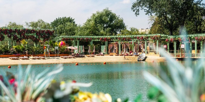 На прудах в ЮЗАО появятся благоустроенные пляжи и зоны для пикников