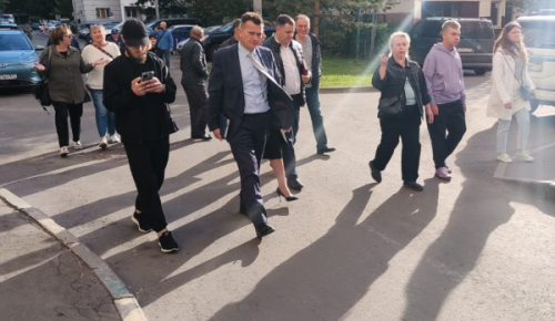 Жители улицы Грина внесли главе управы Северного Бутова предложения по вопросам благоустройства