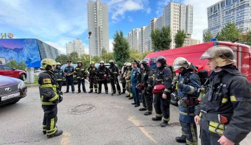 Тренировочные пожарно-тактические учения по тушению пожара и проведению аварийно-спасательных работ прошли в ЖК «Велл Хаус»