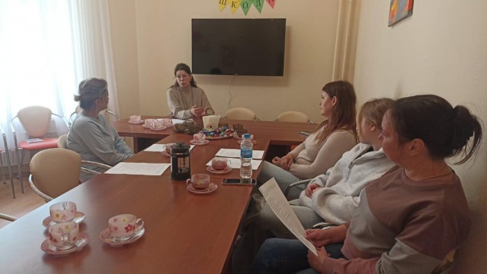 В филиале «Ломоносовский семейного центра «Оберег» прошла встреча психолога с родителями школьников