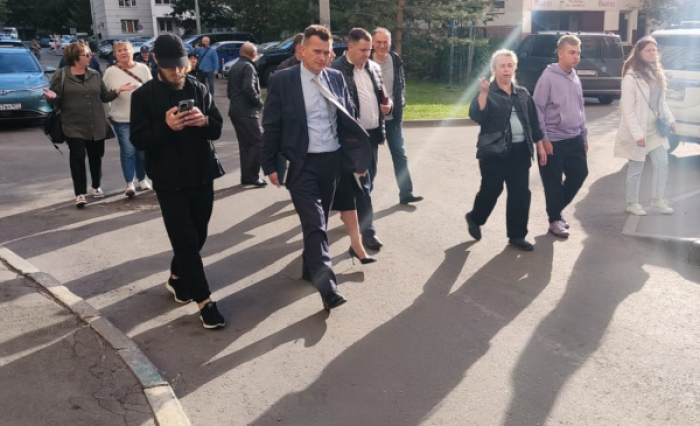 Жители улицы Грина внесли главе управы Северного Бутова предложения по вопросам благоустройства