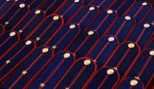 Слушателям университета МВД России имени В.Я. Кикотя вручили первые офицерские погоны