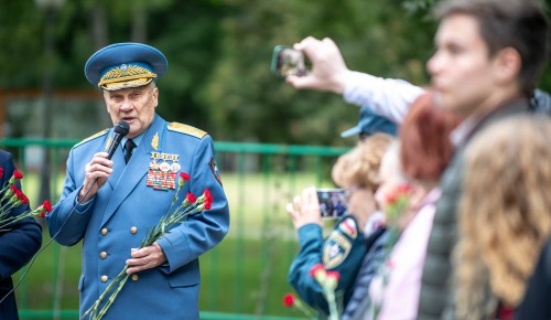 В Воронцовском парке почтили память героев в день окончания Второй мировой войны