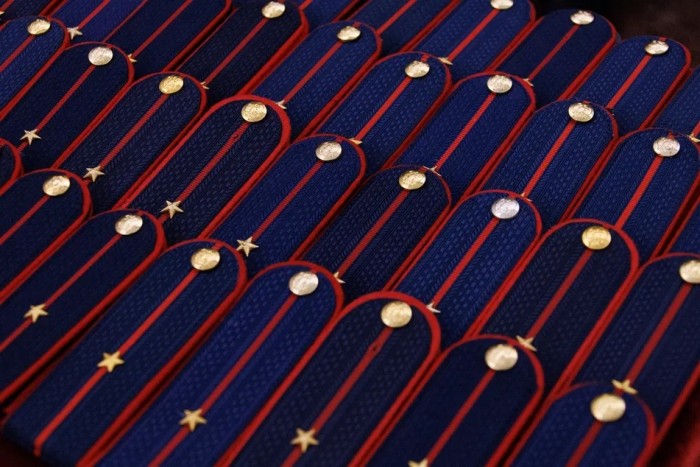 Слушателям университета МВД России имени В.Я. Кикотя вручили первые офицерские погоны