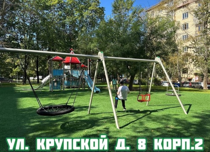 В Ломоносовском районе обновили территорию на ул. Крупской