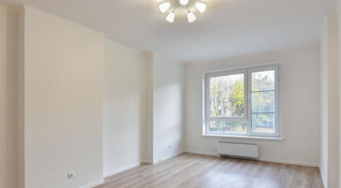 Почти 300 горожан получили квартиры по программе реновации в новостройке на улице Ремизова