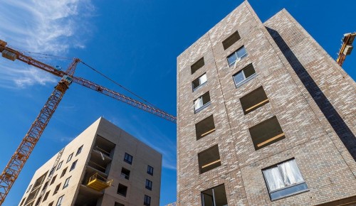 В Зюзине начали строить пять новых домов по реновации