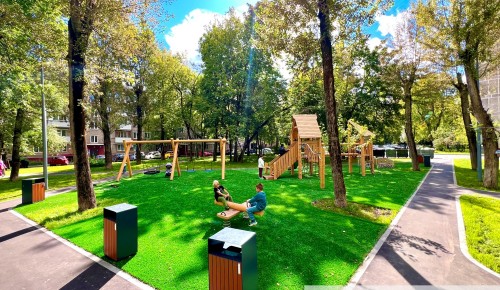 В Академическом районе благоустроили новую игровую зону