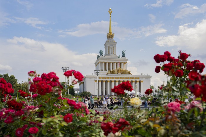 Собянин и Любимова открыли уникальную выставку Русского музея на ВДНХ