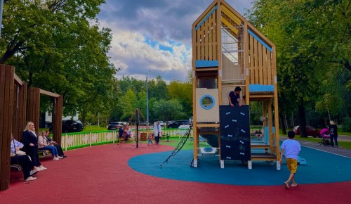 В Ломоносовском районе вместо гаражей обустроили современное общественное пространство