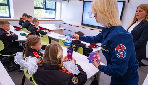 В День знаний работники столичного ПСЦ посетили московские школы