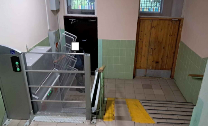 Благодаря Мосжилинспекции в доме на бульваре Дмитрия Донского починили подъемную платформу