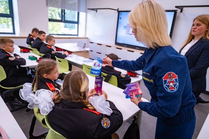 В День знаний работники столичного ПСЦ посетили московские школы