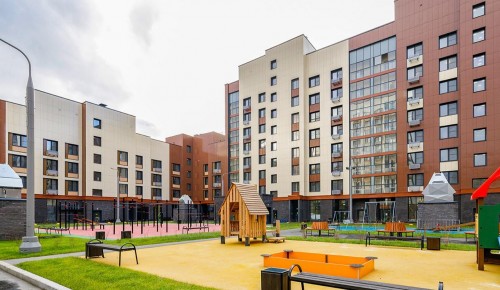 Жители 17 домов завершили оформление документов на квартиры по реновации в Академическом районе