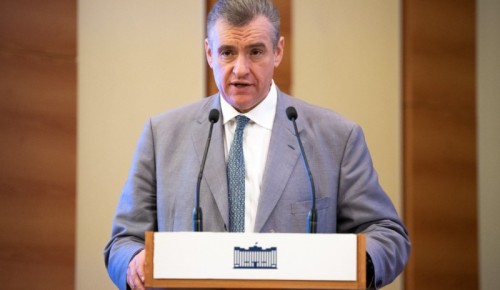 Леонид Слуцкий посетил один из участков на выборах глав регионов в Москве