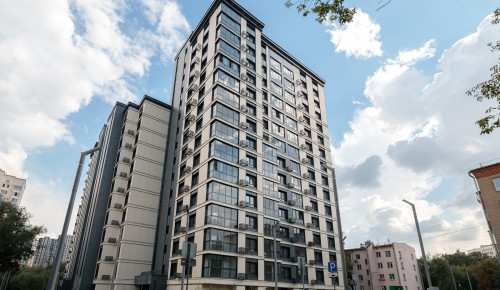 Более 85 семей переехали в новый дом по реновации в Котловке