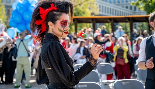 День города на стиле: парк «Академический» превратился в подиум под открытым небом