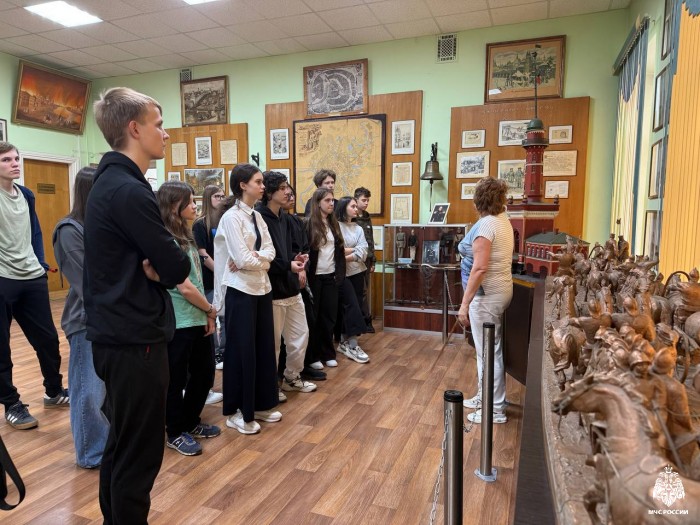 Ученики школы № 625 посетили музей пожарной охраны Москвы