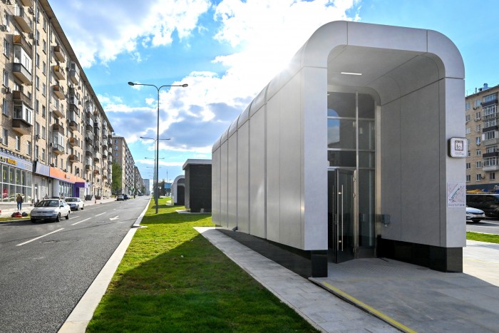 Удобно и быстро: новые станции Троицкой линии метро открыли в ЮЗАО