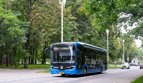 На маршруте №111 в ЮЗАО начали курсировать электробусы