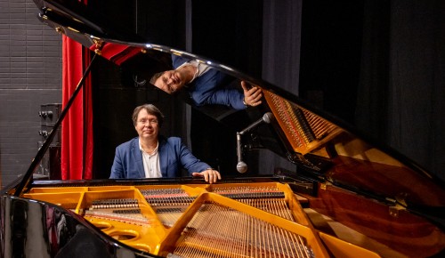 Молодые виртуозы и вечная классика: в КЦ «Меридиан» проходят бесплатные фортепианные вечера