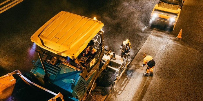 В ЮЗАО обновят около 530 тысяч квадратных метров асфальта