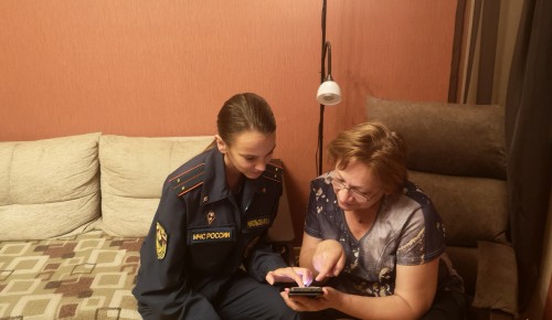 Мероприятие «Технологии для мудрых» в рамках акции «35 добрых дел» в честь 35-летия МЧС прошло в ЮЗАО