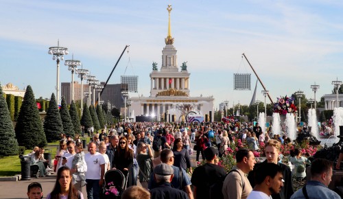Побивая рекорды: ВДНХ за лето посетили 10,5 миллионов человек