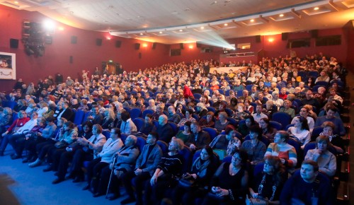 Дорога молодому кино: в «Эльдаре» проходит кинофестиваль «Будем жить»