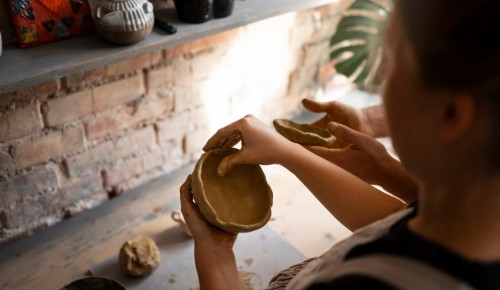 Галерея «Беляево» приглашает детей и взрослых на занятия в гончарный кружок