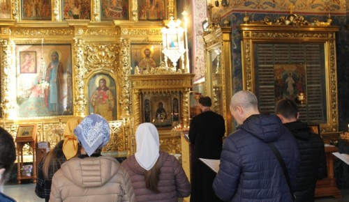В храме преподобной Евфросинии Московской в Котловке организовали экскурсию для молодежи