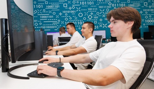 Собянин сообщил о росте популярности ИТ-специальностей в колледжах Москвы