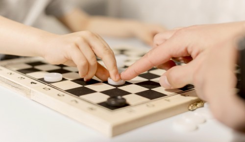 Юные шашисты Котловки выявили сильнейших на спартакиаде